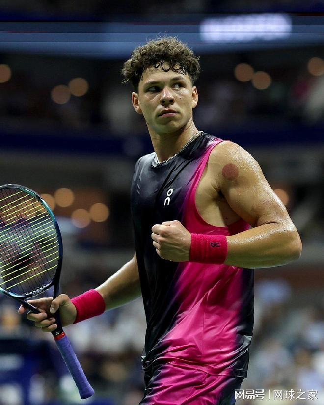 激烈竞争的 激烈竞争的